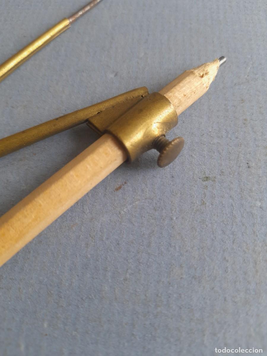 Antig&uuml;edades: Peque&ntilde;o comp&aacute;s de laton, con l&aacute;piz, 10cm aprox - Foto 3