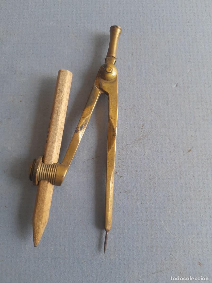 Antig&uuml;edades: Peque&ntilde;o comp&aacute;s de laton, criterion made in england, con l&aacute;piz, 11.5cm aprox