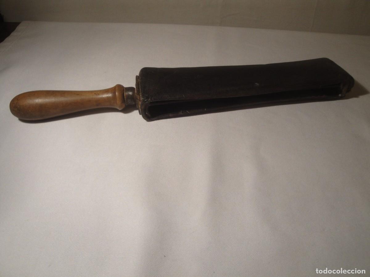 Antig&uuml;edades: Afilador navajas de afeitar. De los a&ntilde;os 50. Antiguo.
