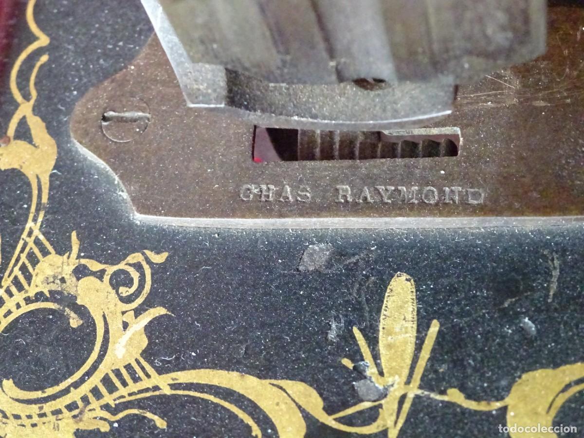 Antig&uuml;edades: machine a coudre de collection sign&eacute;e CHAS Raymond 1861 - Foto 4