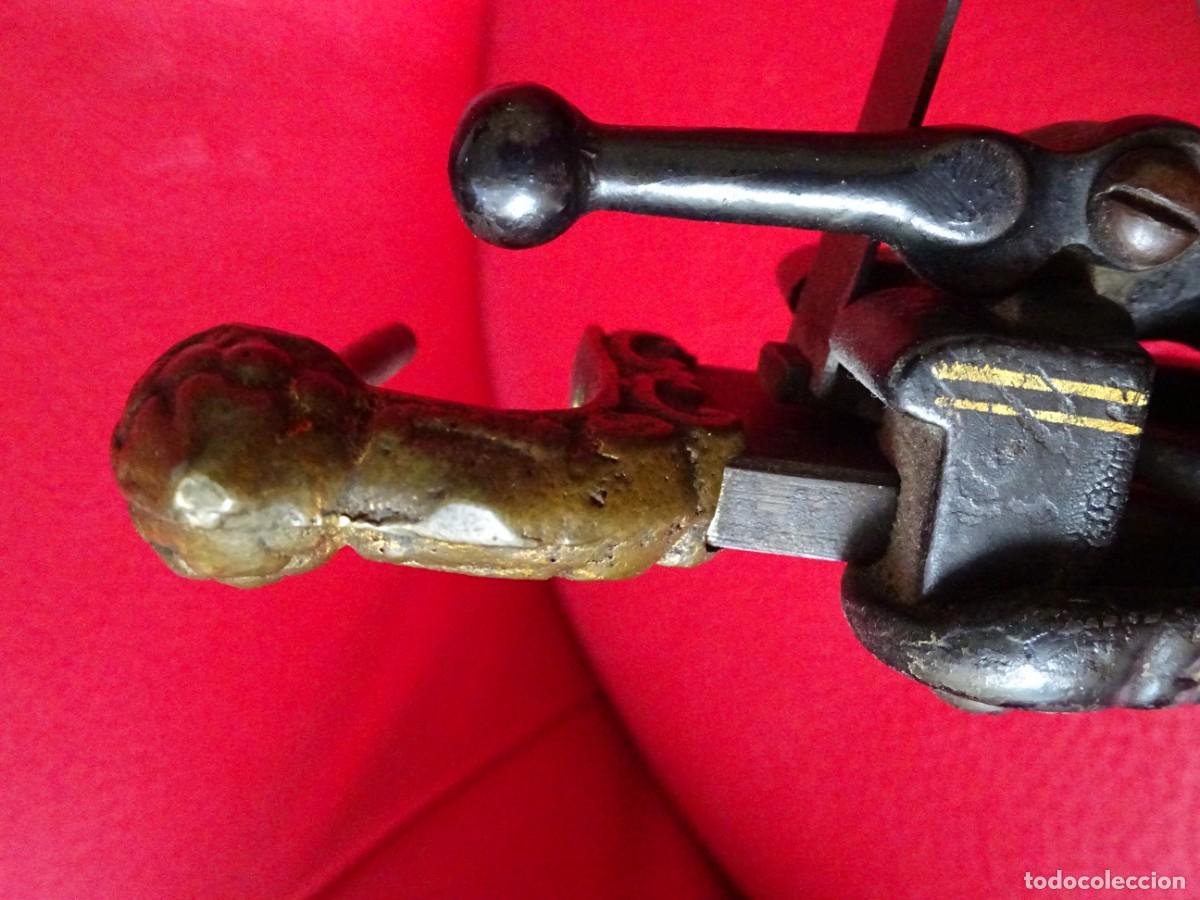Antig&uuml;edades: machine a coudre de collection sign&eacute;e CHAS Raymond 1861 - Foto 11