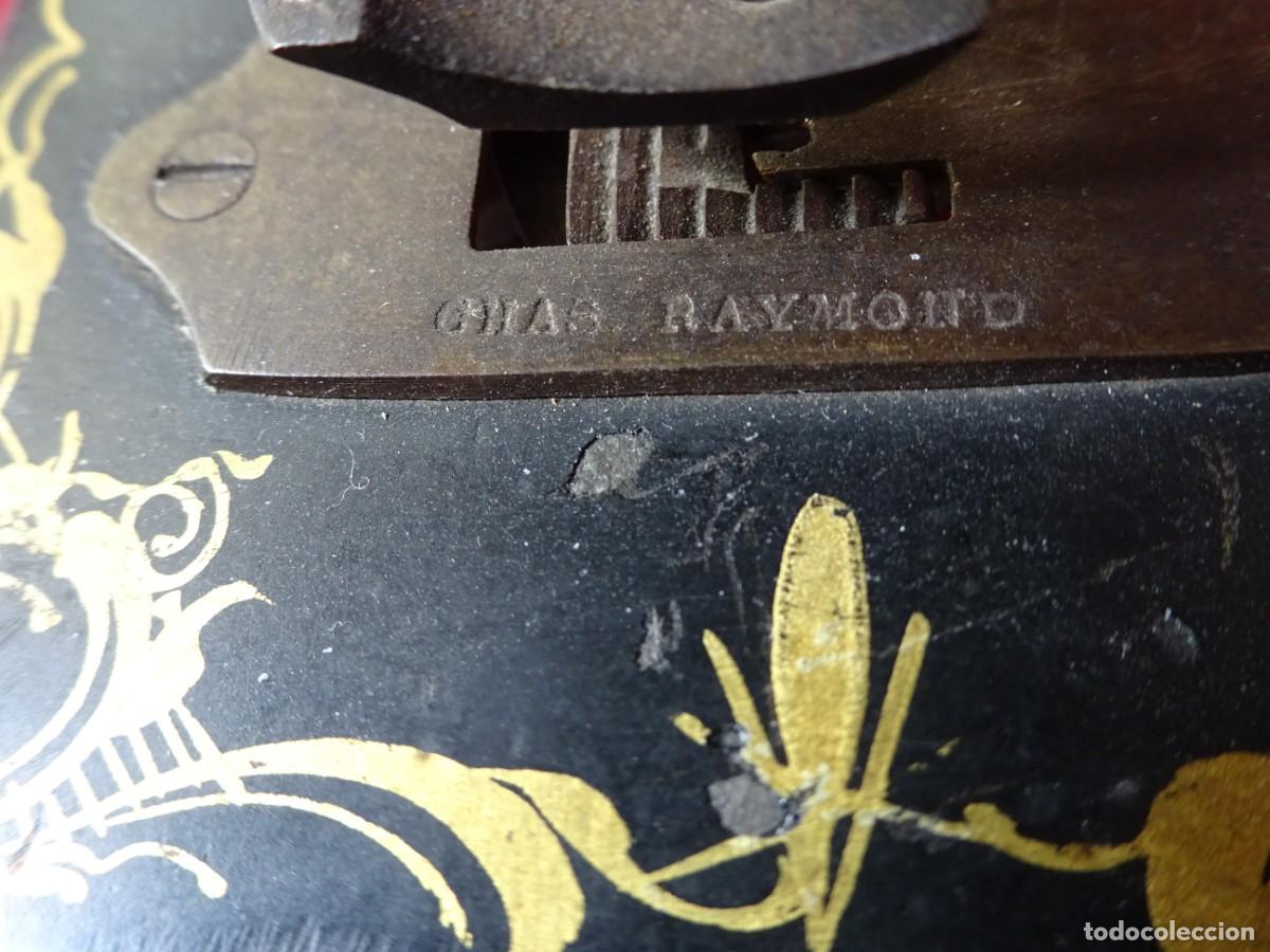Antig&uuml;edades: machine a coudre de collection sign&eacute;e CHAS Raymond 1861 - Foto 14