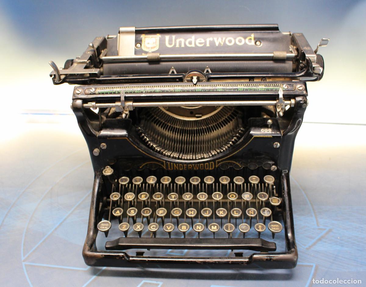 Antig&uuml;edades: Antigua m&aacute;quina de escribir Underwood n&ordm; 5. 1915.