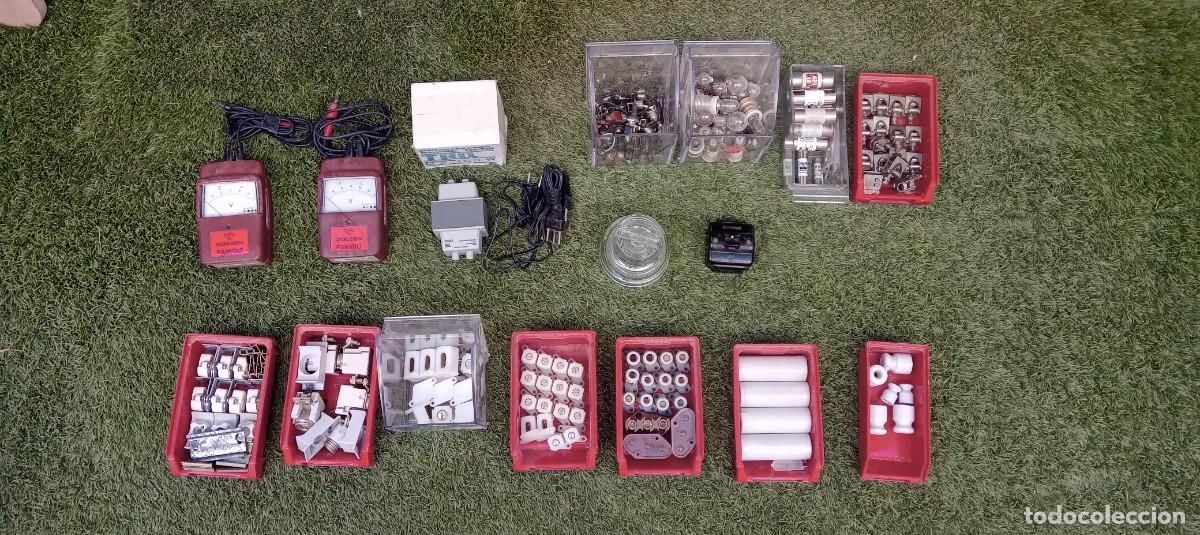 Antig&uuml;edades: A elegir : Testers,regleteros,bornes,aisladores,fusibles 90 's