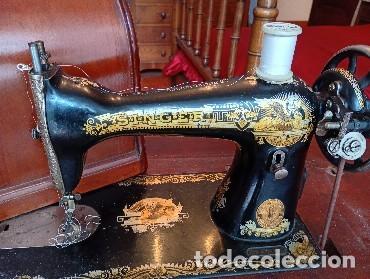 Antig&uuml;edades: Maquina de coser SINGER en perfecto estado.