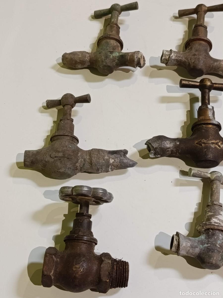 Antig&uuml;edades: Lote llaves de paso y grifos antiguos - Foto 3