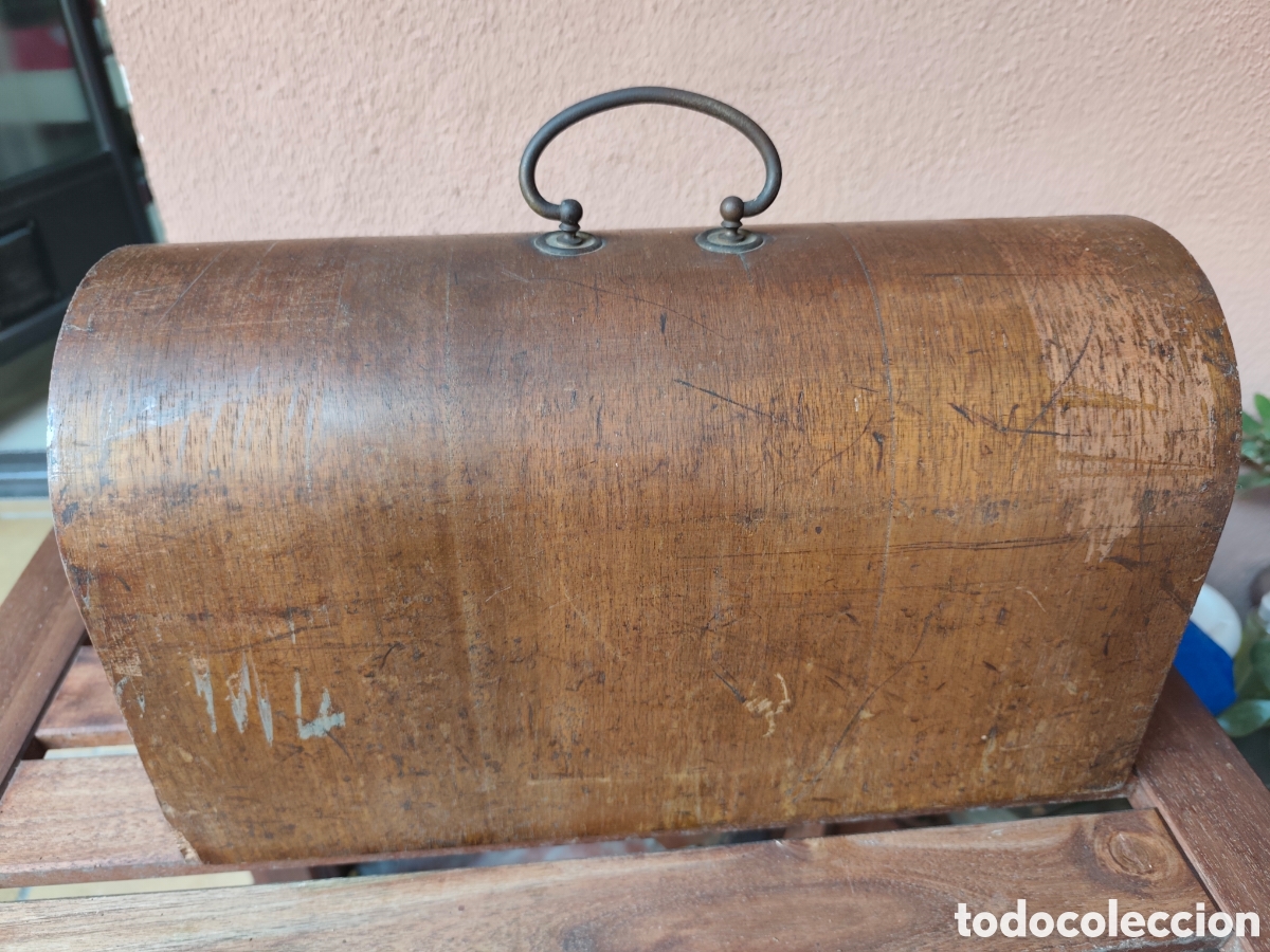 Antig&uuml;edades: Antigua tapa de madera para maquina de coser
