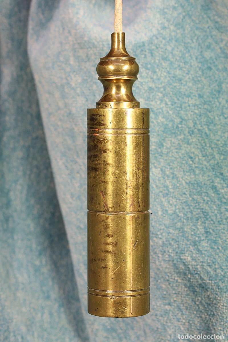 Antig&uuml;edades: Plomada completa de bronce con nuez. Cilindro. Complete bronze plumb bob with cap. Cylindrical shape - Foto 2