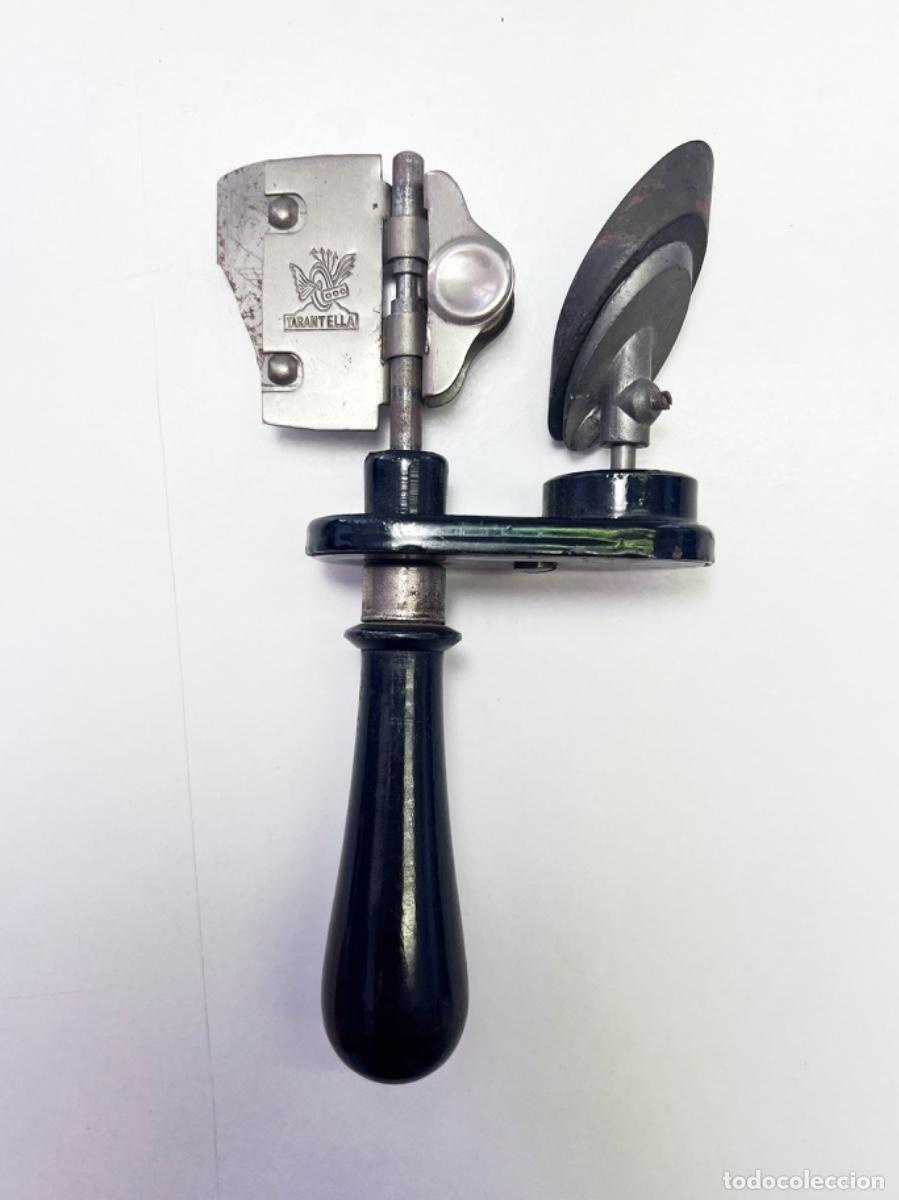 Antig&uuml;edades: Antiguo afilador de cuchillas de afeitar GARANTELLA &ndash; Made in Germany &ndash; barber&iacute;a
