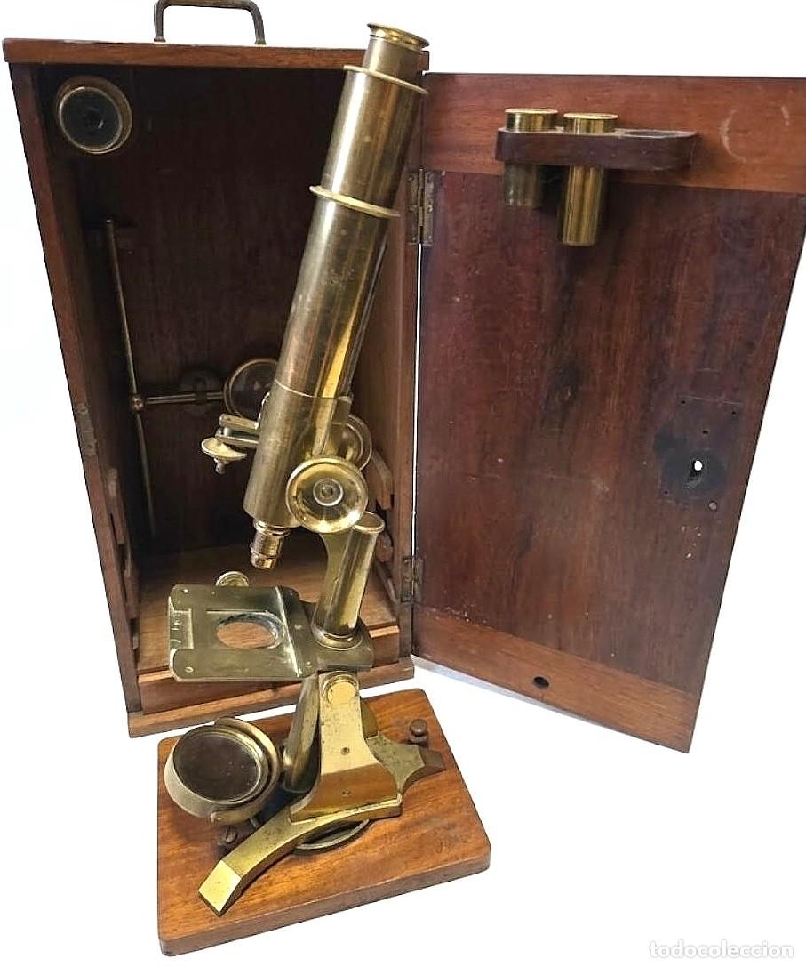 Antig&uuml;edades: antiguo y espectacular MICROSCOPIO monocular de 1860 en caja y con opticas - Foto 1