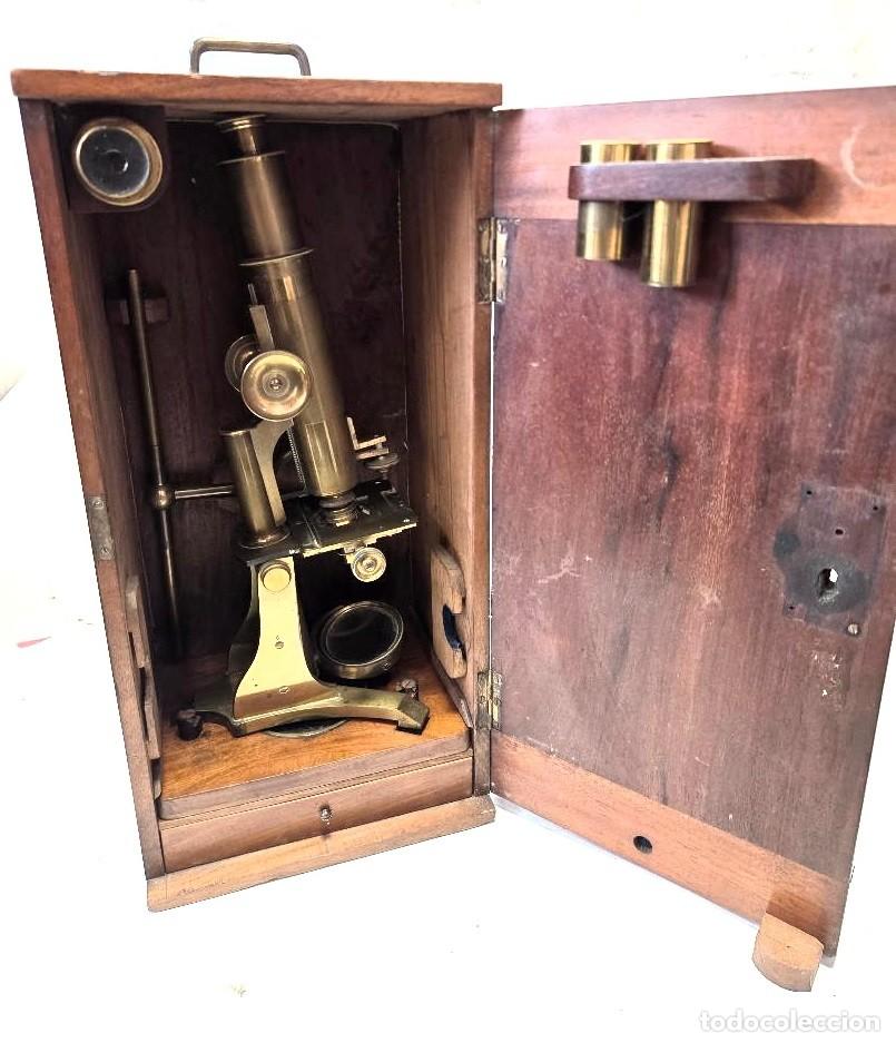 Antig&uuml;edades: antiguo y espectacular MICROSCOPIO monocular de 1860 en caja y con opticas - Foto 2