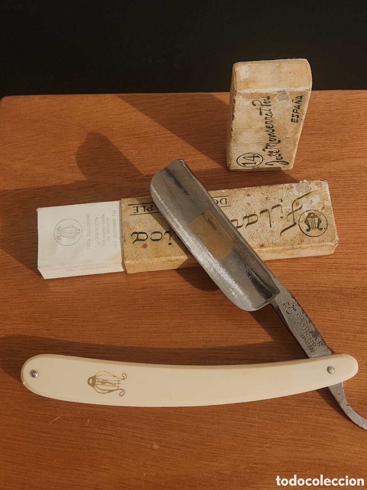 Antig&uuml;edades: Navaja de afiatar medallon taurino