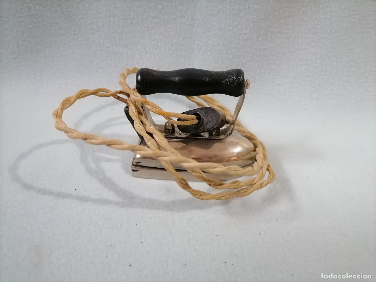 Antig&uuml;edades: Plancha El&eacute;ctrica Antigua 110/130V