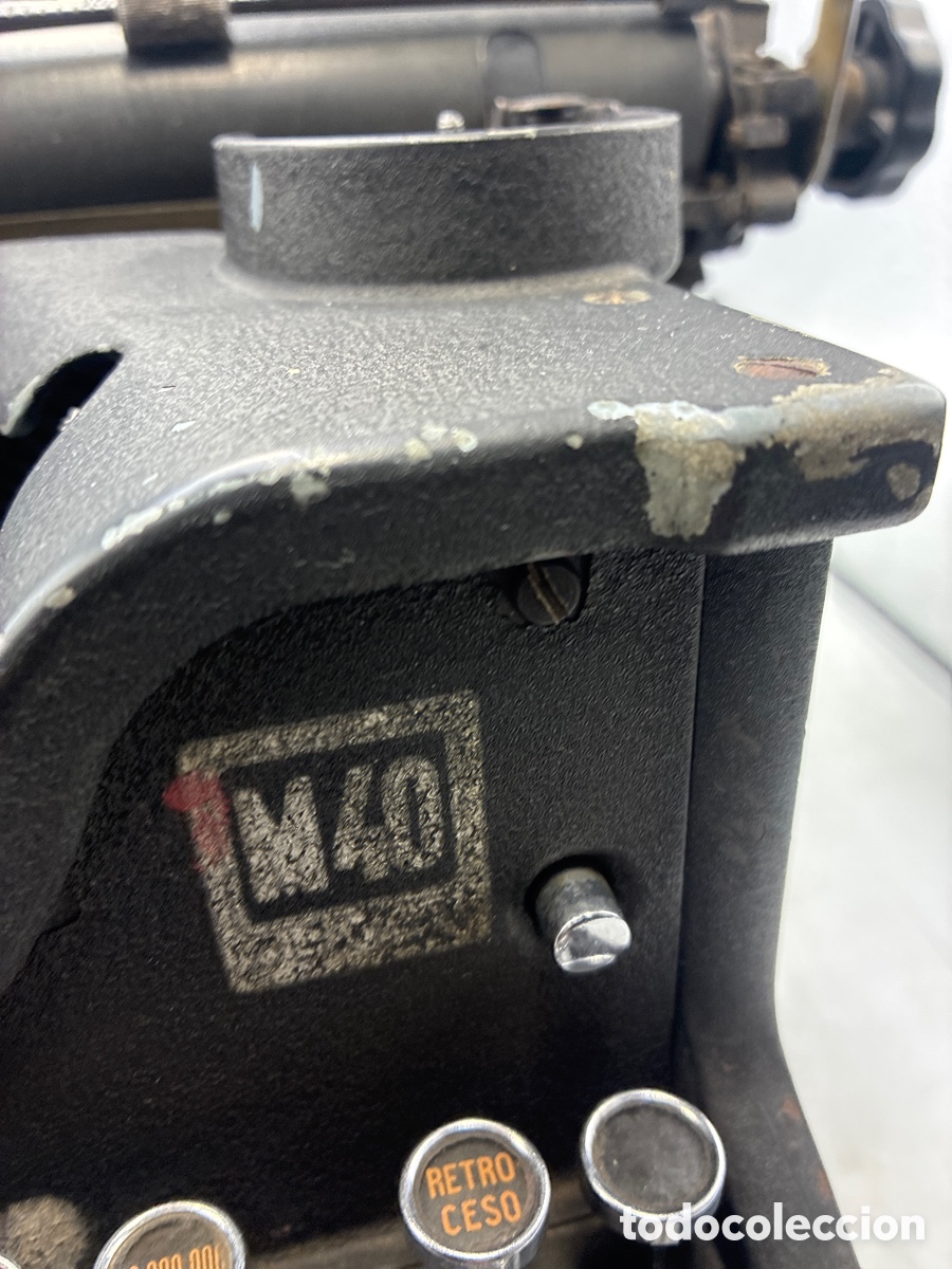 Antig&uuml;edades: M&aacute;quina de escribir Hispano Olivetti modelo M40. - Foto 2