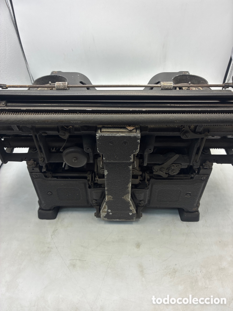 Antig&uuml;edades: M&aacute;quina de escribir Hispano Olivetti modelo M40. - Foto 8