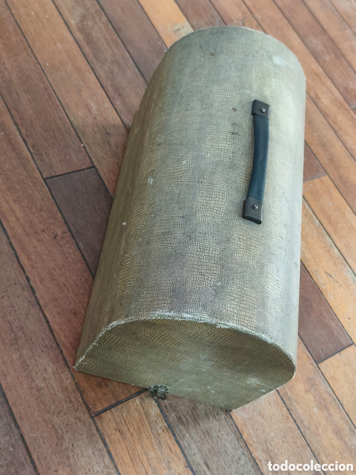 Antig&uuml;edades: Tapa maquina de coser antigua.