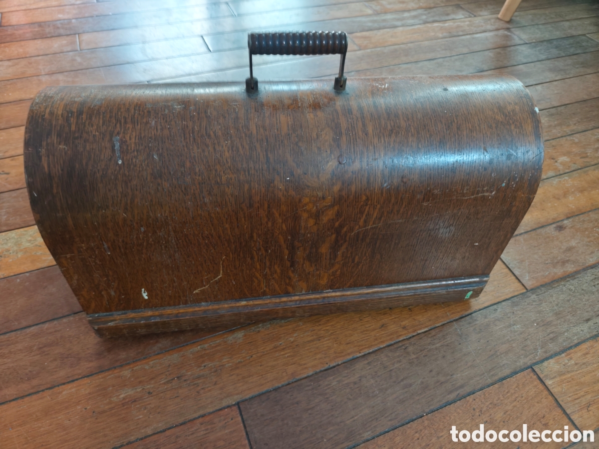Antiquit&eacute;s: Antigua tapa para maquina de coser