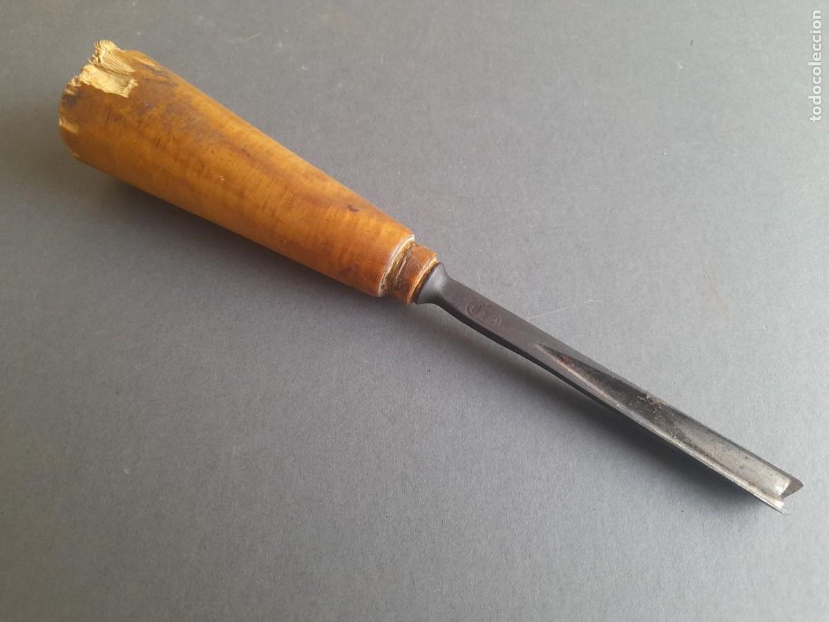 Antig&uuml;edades: gubia mifer 79, corte triangular de 9mm aprox, 20cm aprox de largo - Foto 1