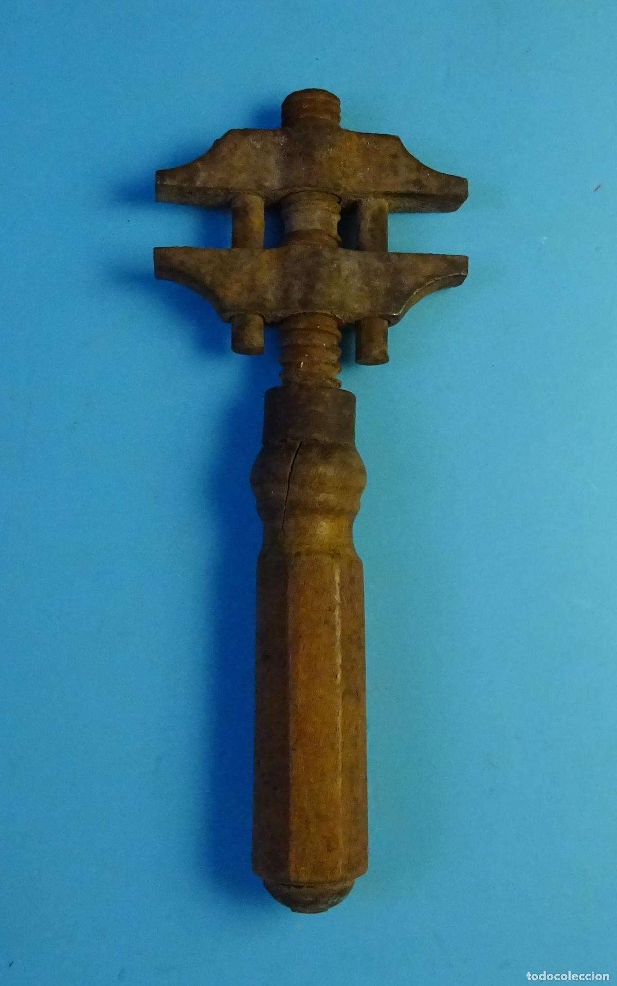 Antig&uuml;edades: ANTIGUA LLAVE INGLESA. LONGITUD 17,5 CM - Foto 1