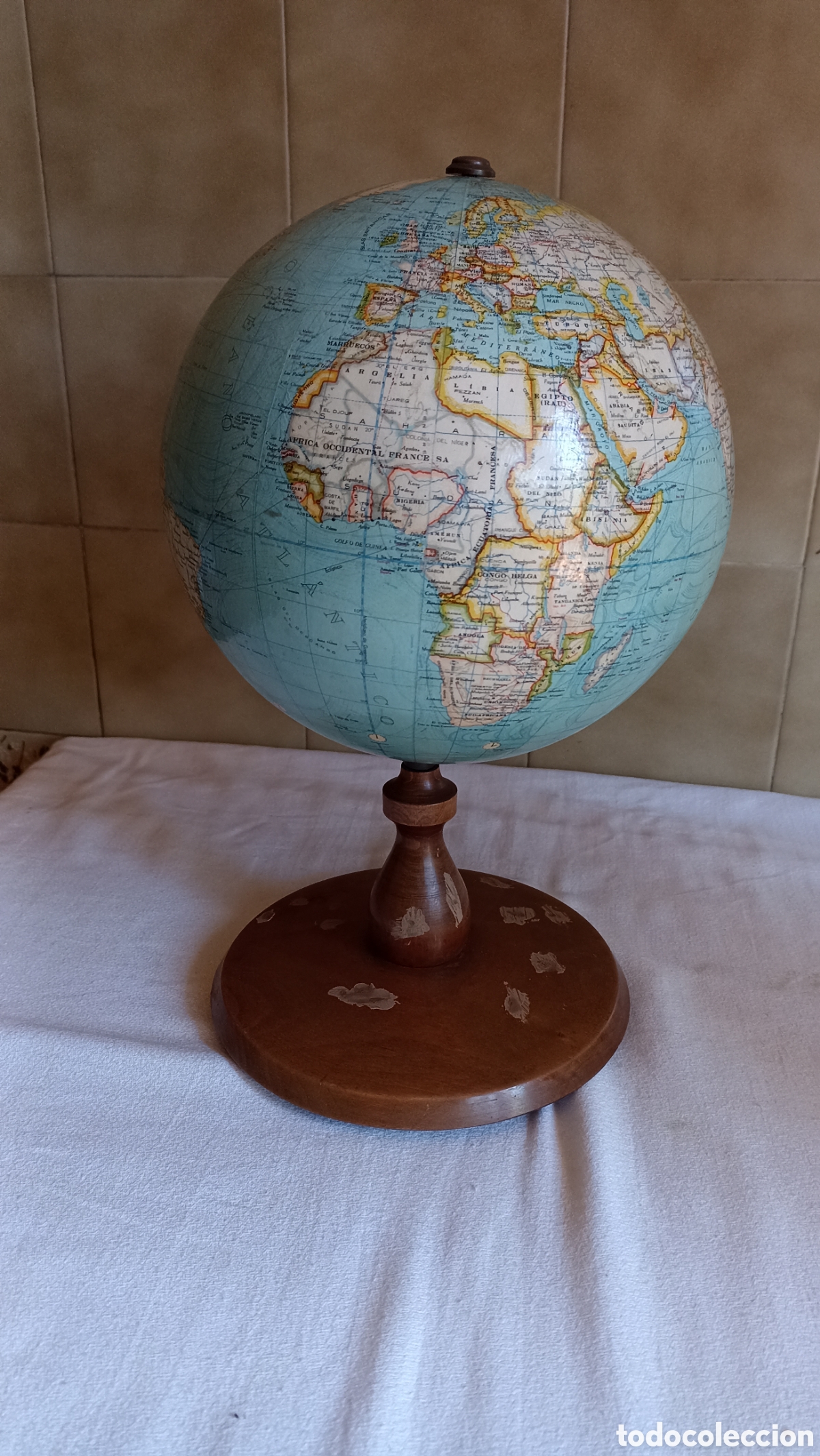 Antig&uuml;edades: Globo Terrestre Paluzie, di&aacute;metro 20 cm. Antonio Santamans