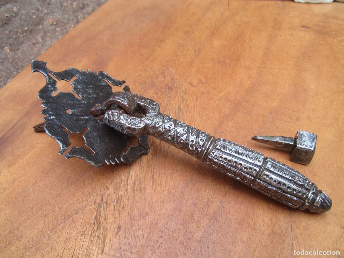 Antig&uuml;edades: Llamador antiguo hierro espectacular, forja s. XVII.