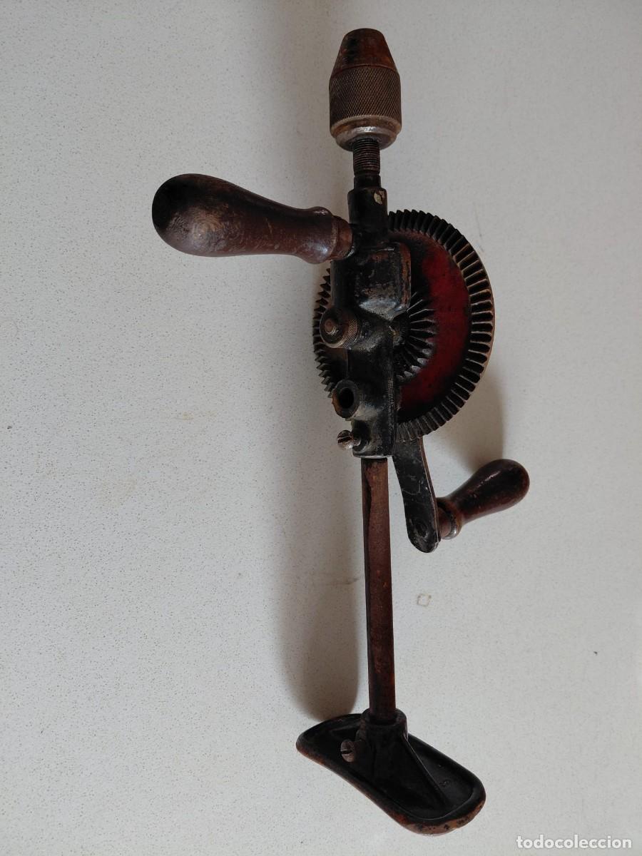 Antig&uuml;edades: antiguo taladro de mano manual 35 cm - Foto 1