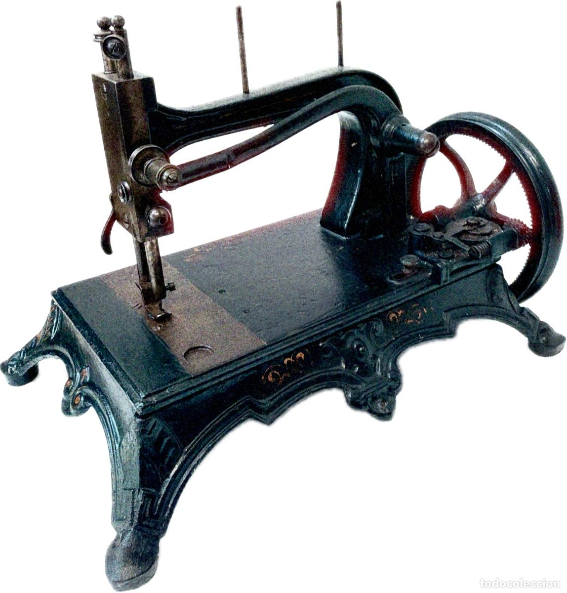 Antig&uuml;edades: M&aacute;quina de coser antigua de sobremesa S. XIX - XX
