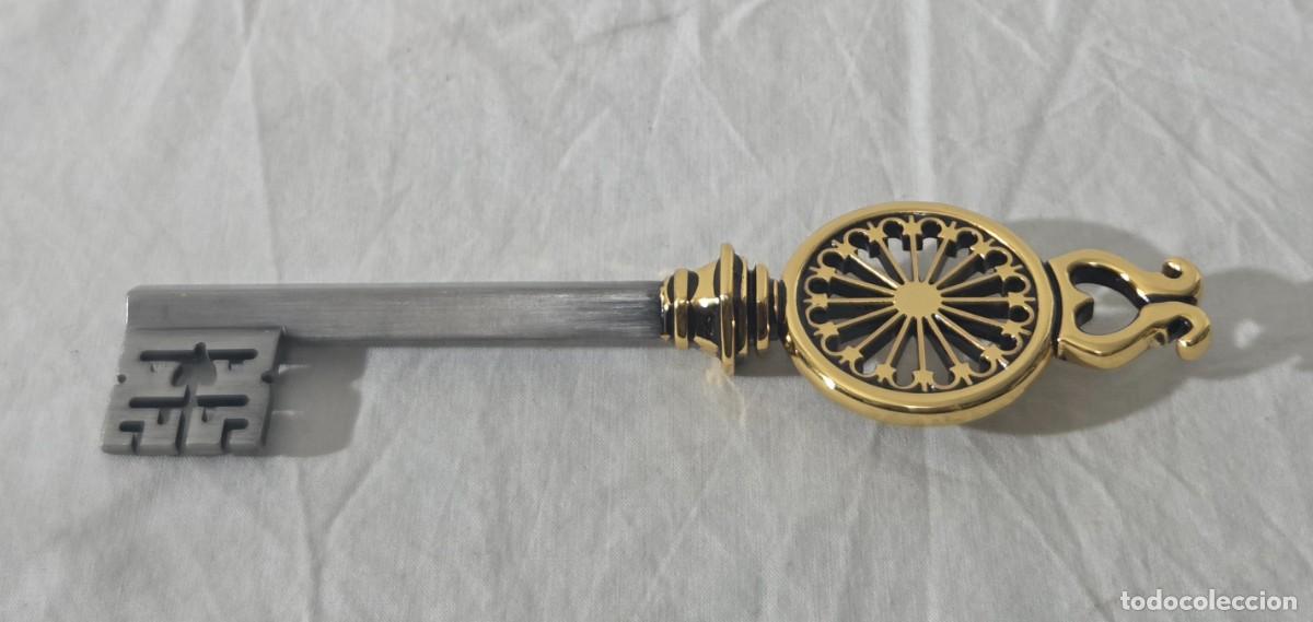 Antig&uuml;edades: Llave en acero y lat&oacute;n, en estuche - Foto 10