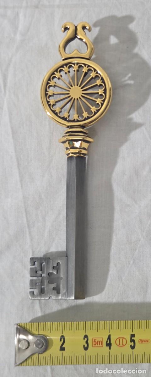 Antig&uuml;edades: Llave en acero y lat&oacute;n, en estuche - Foto 14