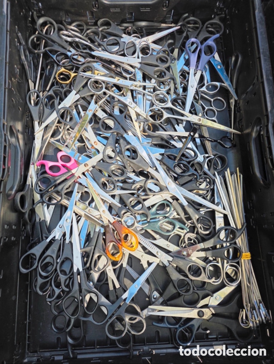 Antig&uuml;edades: Enorme lote de tijeras de barbero y peluquer&iacute;a