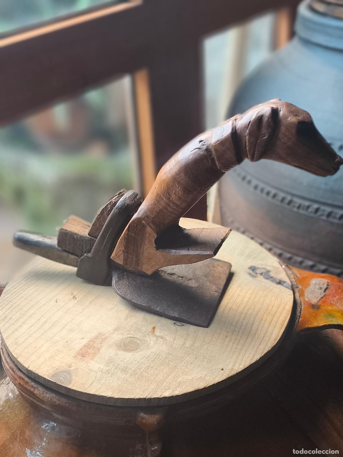 Antig&uuml;edades: Azuelas antiguas en Arte pastoril
