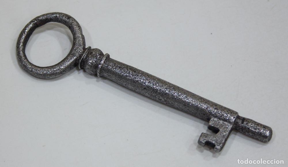 Antig&uuml;edades: ANTIGUA LLAVE DE PUERTA. SIGLO XVIII.