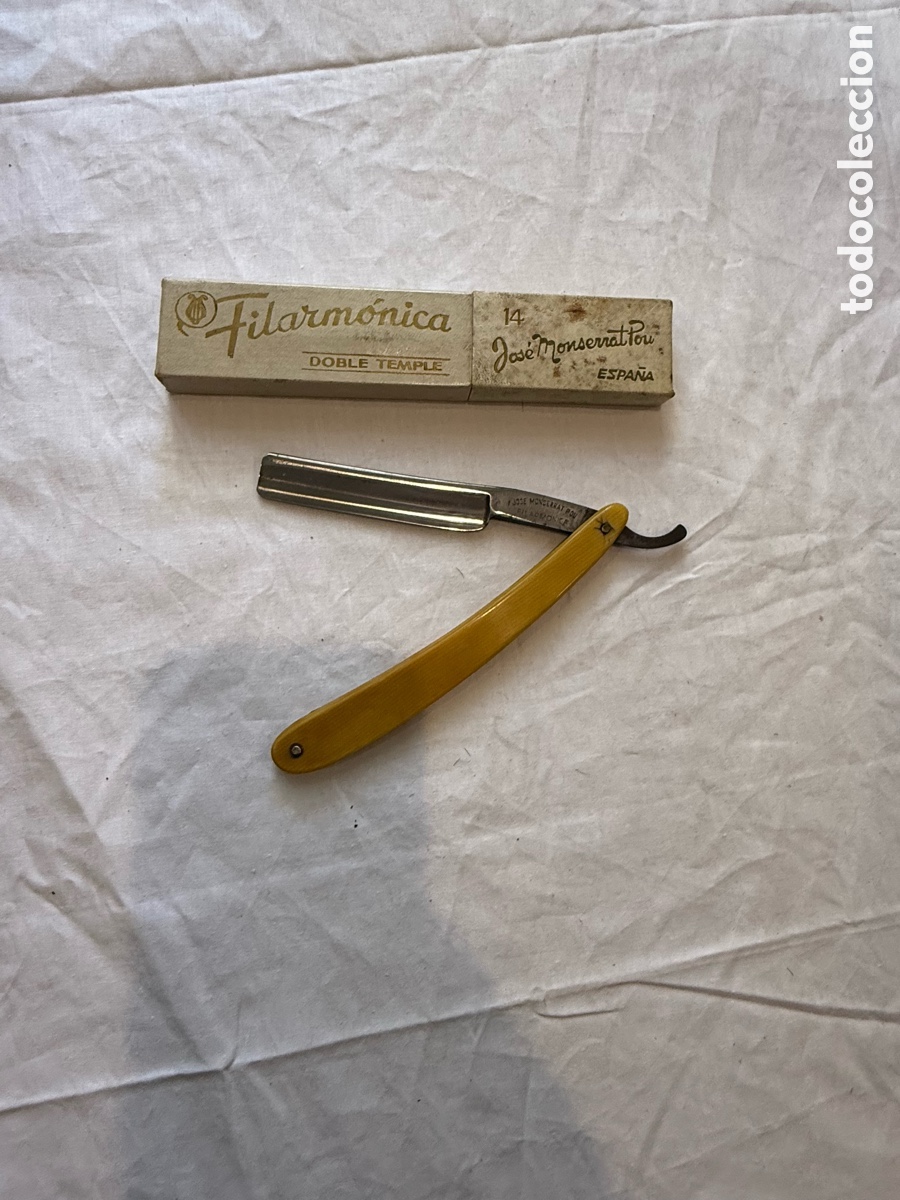 Antig&uuml;edades: Filarm&oacute;nica Jos&eacute; Monserrat Pou &ndash; Cachas de Marfil &ndash; Navaja de Afeitar Espa&ntilde;ola