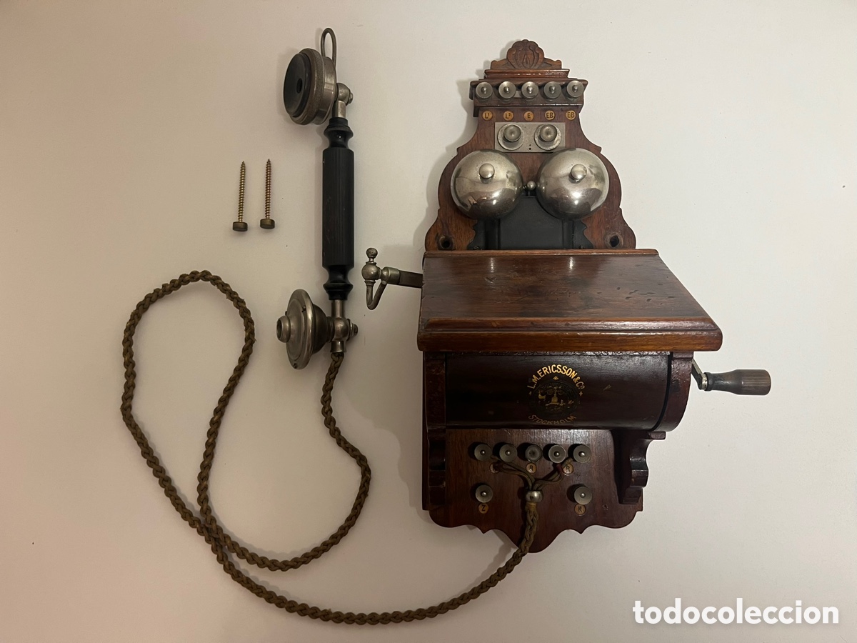 Tel&eacute;fonos: Tel&eacute;fono antiguo de pared L.M. Ericsson & Co Stockholm Suecia ca. 1900 &ndash; magneto