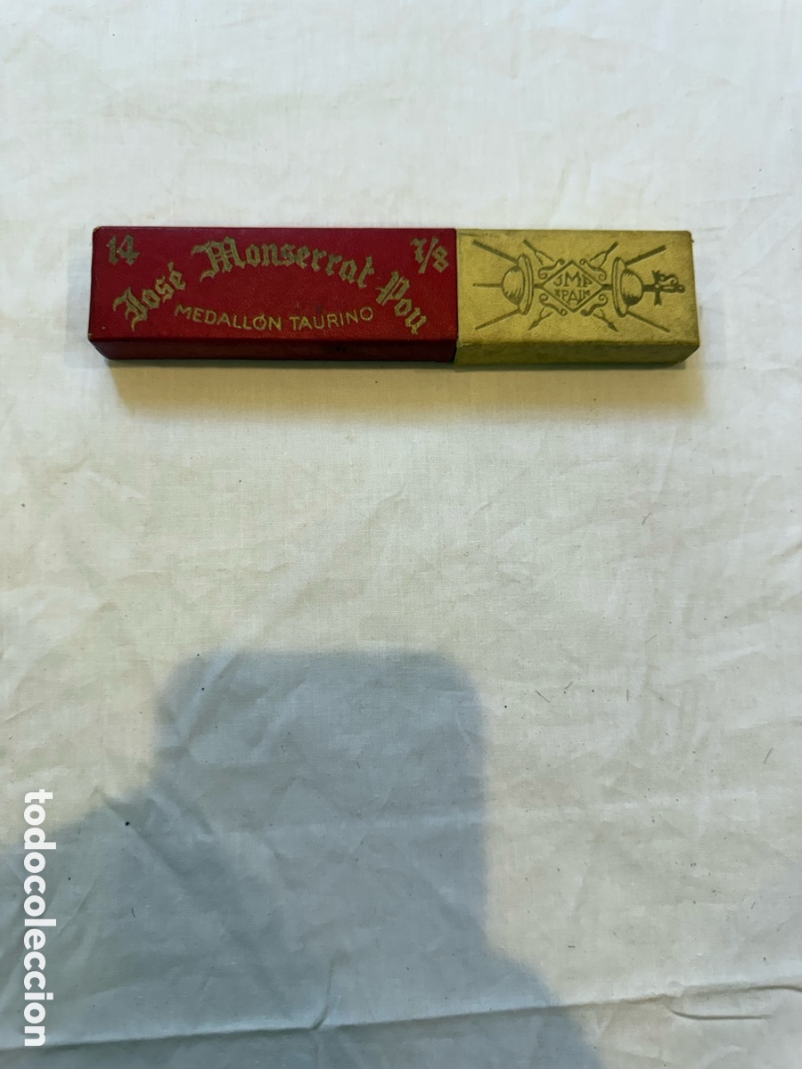 Antig&uuml;edades: Caja Filarm&oacute;nica Jos&eacute; Monserrat Pou N&ordm; 14 Medall&oacute;n Taurino 7/8