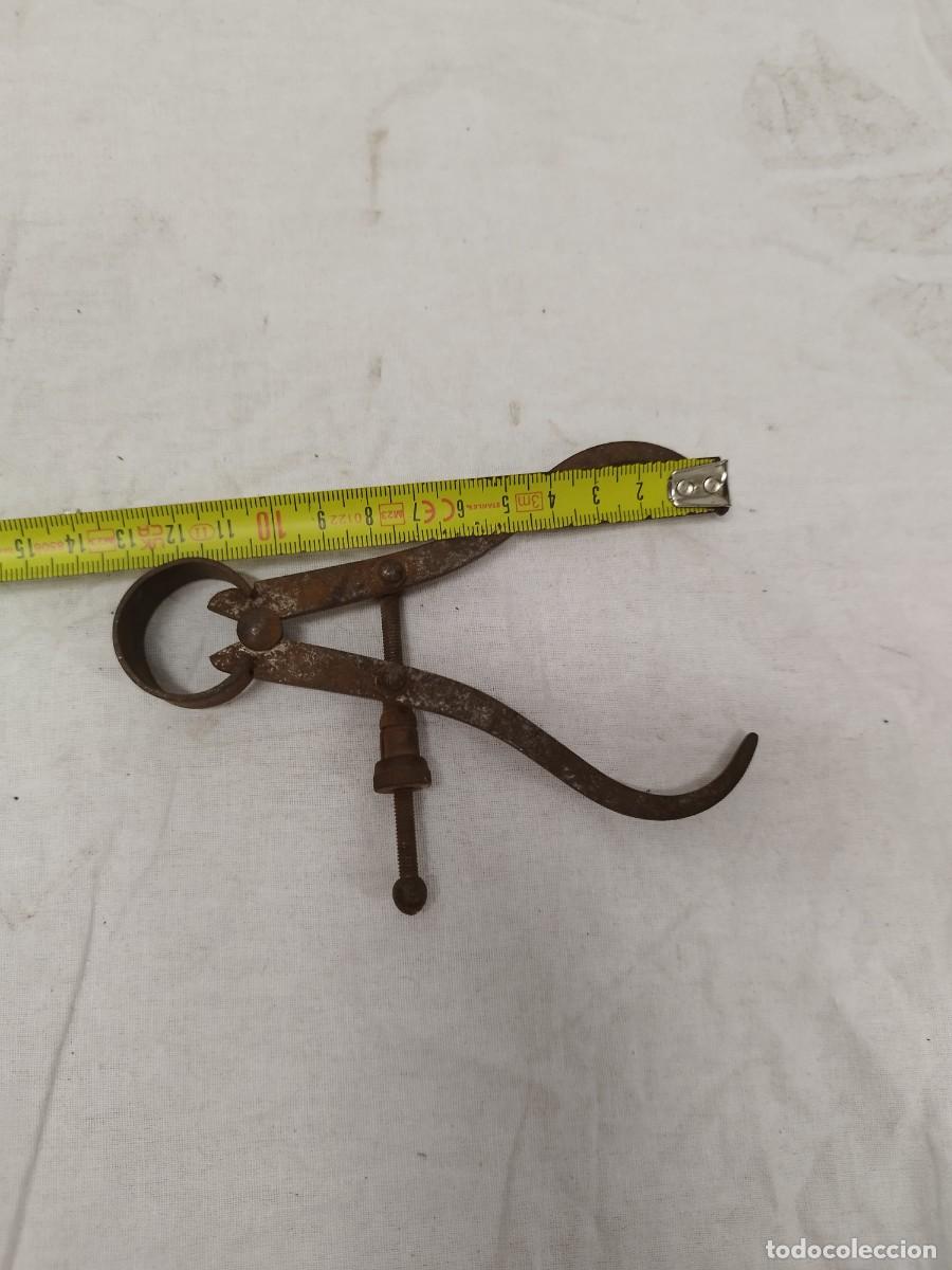 Antig&uuml;edades: Antiguo comp&aacute;s de puntas curvas con tornillo de ajuste microm&eacute;trico). - Foto 6