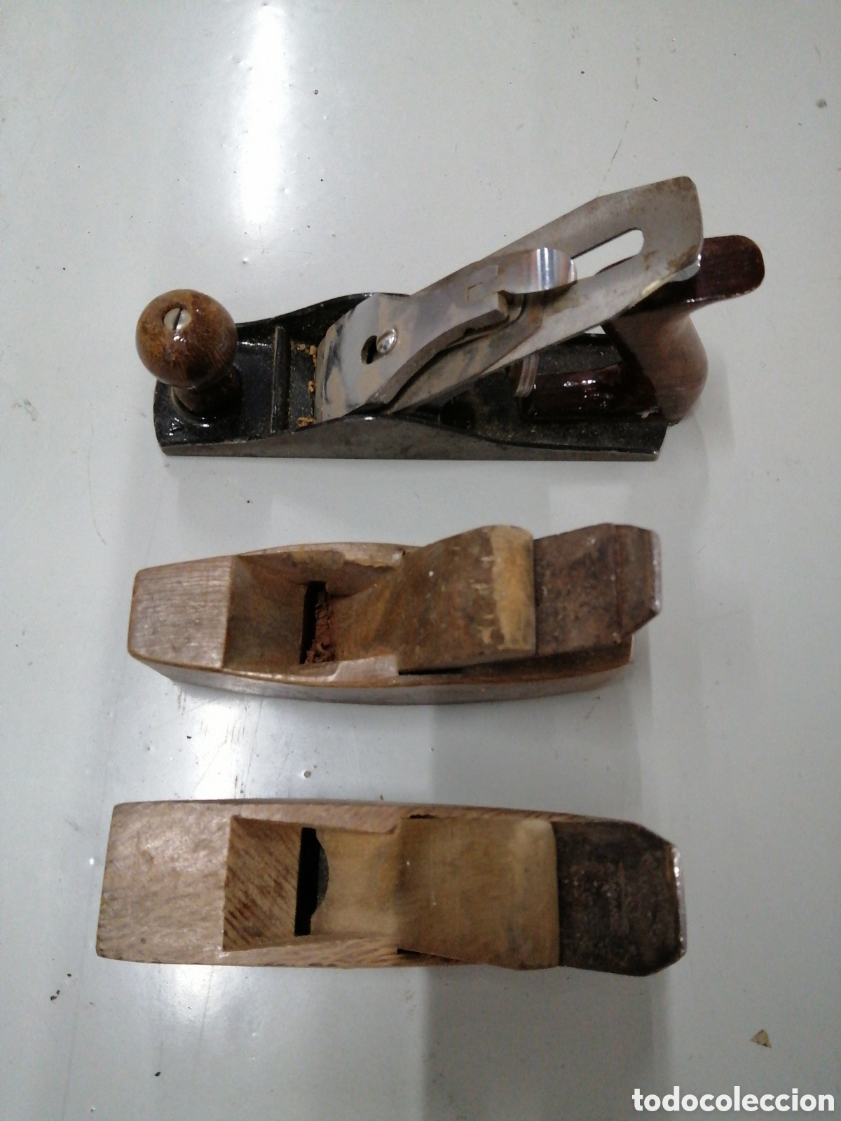 Antig&uuml;edades: Lote cepillos de madera - Foto 1