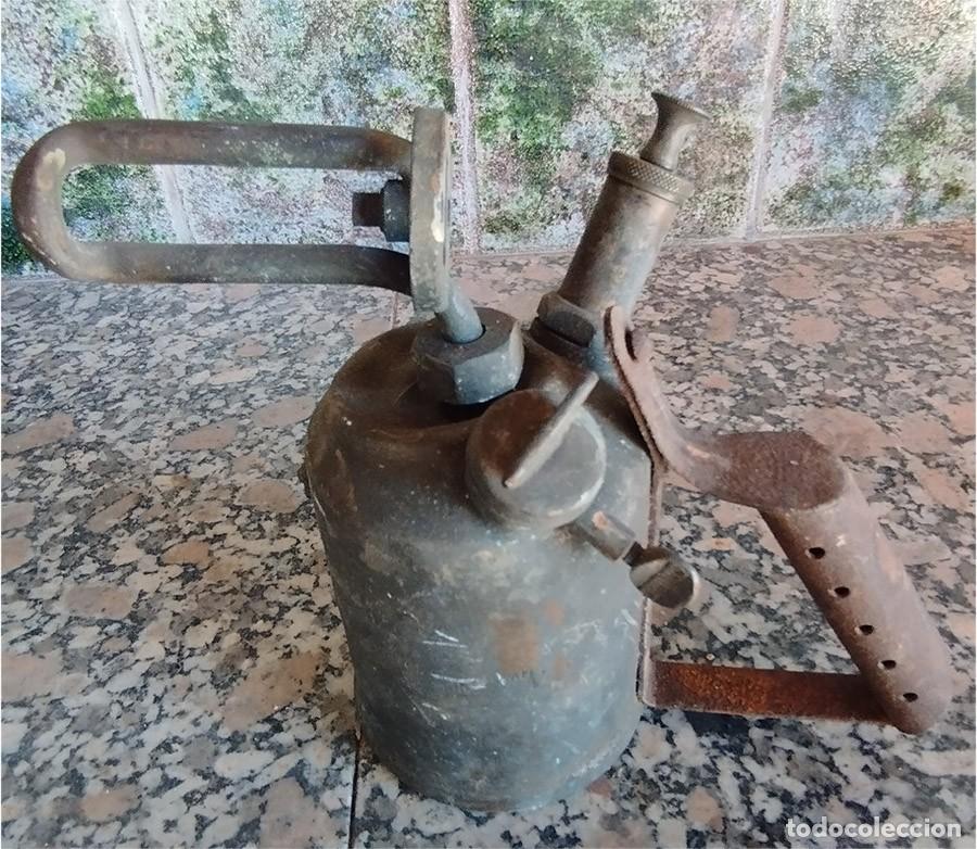 Antig&uuml;edades: ANTIGUO SOPLETE LAMPARA DE CARBURO EN COBRE/BRONCE Y HIERRO MIDE 13 CM DE ALTO 19 CM DE ANCHO