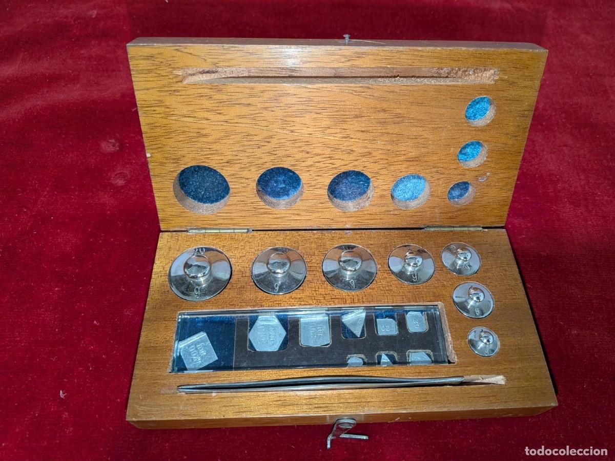 Antig&uuml;edades: JUEGO DE PESAS DE PRECISI&Oacute;N. PARA JOYERIA O FARMACIA, EN SU ESTUCHE ORIGINAL.