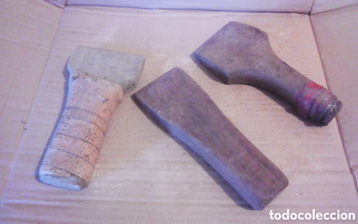 Antig&uuml;edades: 3 Antiguas herramientas de madera artesanas, &uacute;tiles de carpintero, tapicero o artesano del cuero.