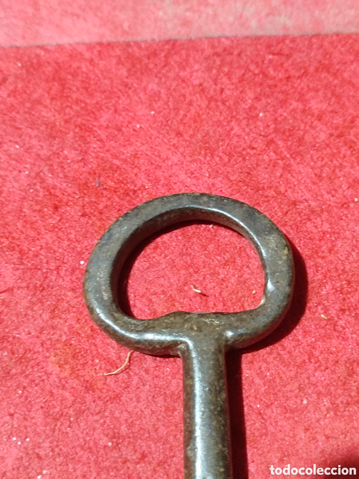 Antig&uuml;edades: Muy antigua y tosca llave de forja - Foto 3
