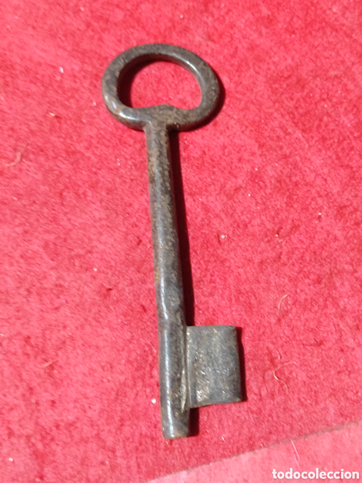 Antig&uuml;edades: Muy antigua y tosca llave de forja - Foto 4