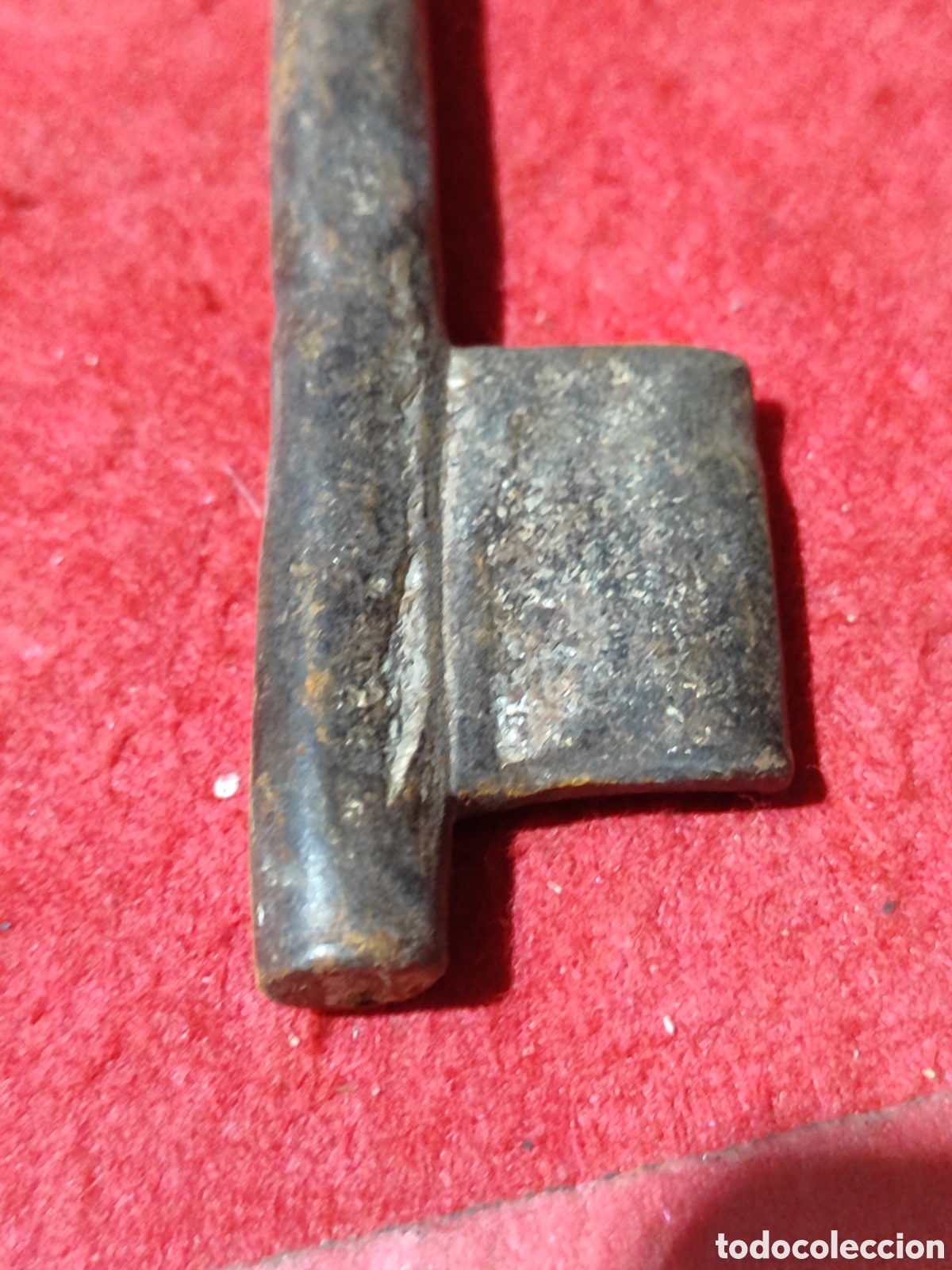 Antig&uuml;edades: Muy antigua y tosca llave de forja - Foto 6