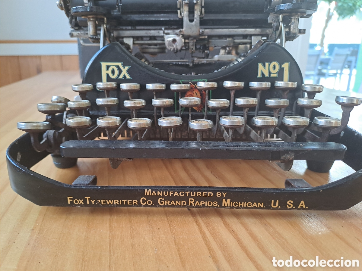 Antig&uuml;edades: M&aacute;quina de escribir Fox portable 1 - Foto 2