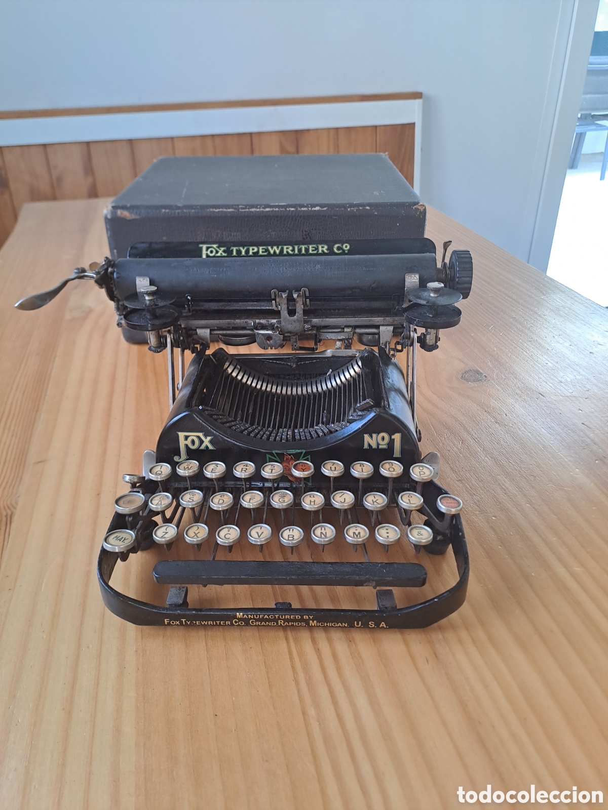 Antig&uuml;edades: M&aacute;quina de escribir Fox portable 1