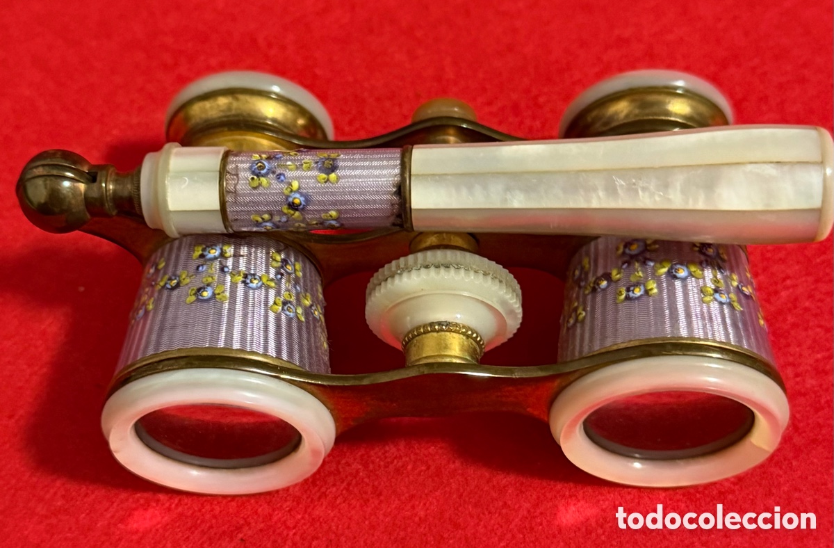 Antig&uuml;edades: Magn&iacute;ficos Prismaticos, binoculares de &oacute;pera en n&aacute;car, y esmalte guilloche.