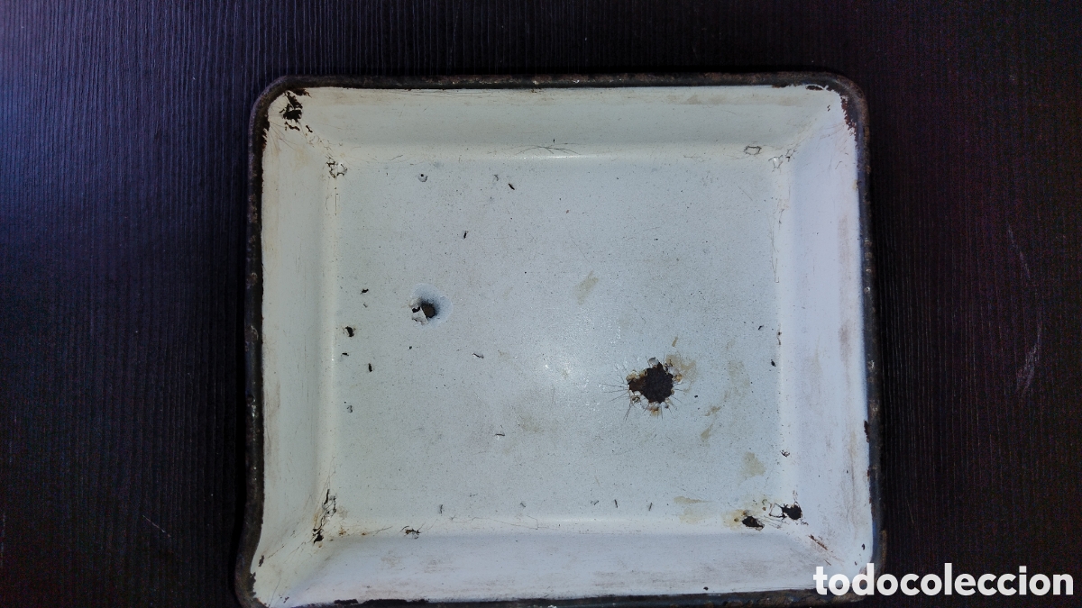Antig&uuml;edades: Bandeja quir&oacute;fano hierro esmaltado en blanco - Foto 1