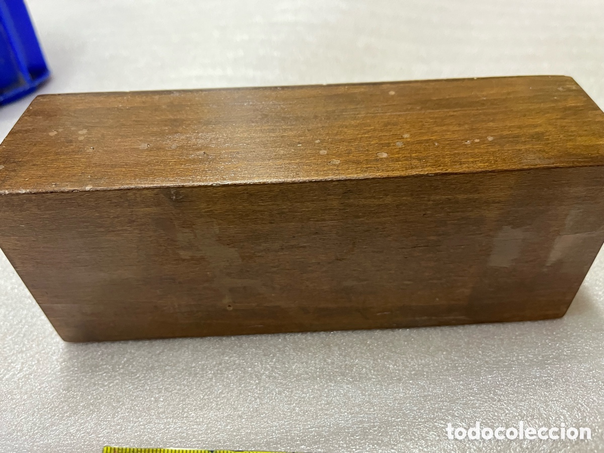 Antig&uuml;edades: Juego antiguo de pesas con base de mader - Foto 6