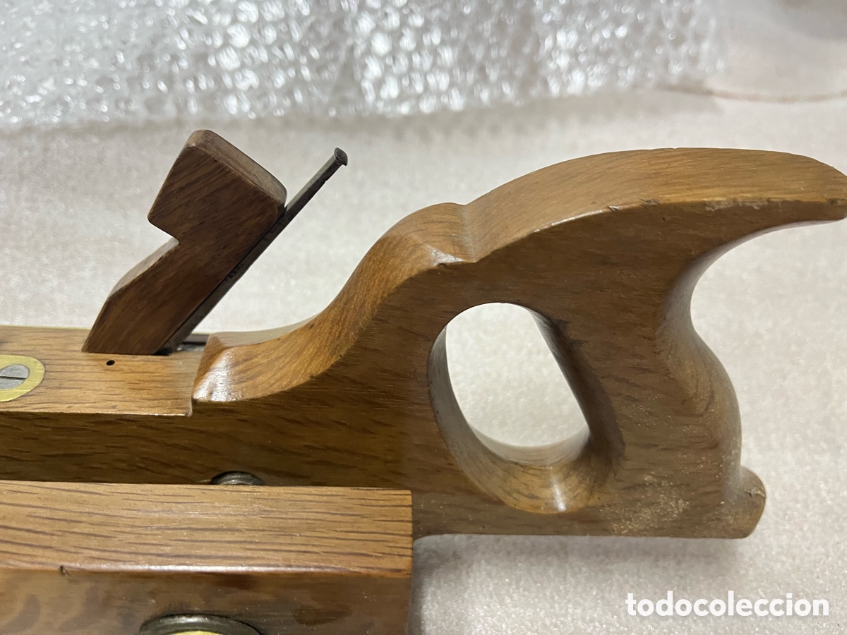 Antig&uuml;edades: Cepillo antiguo de carpintero con gu&iacute;a - Foto 6