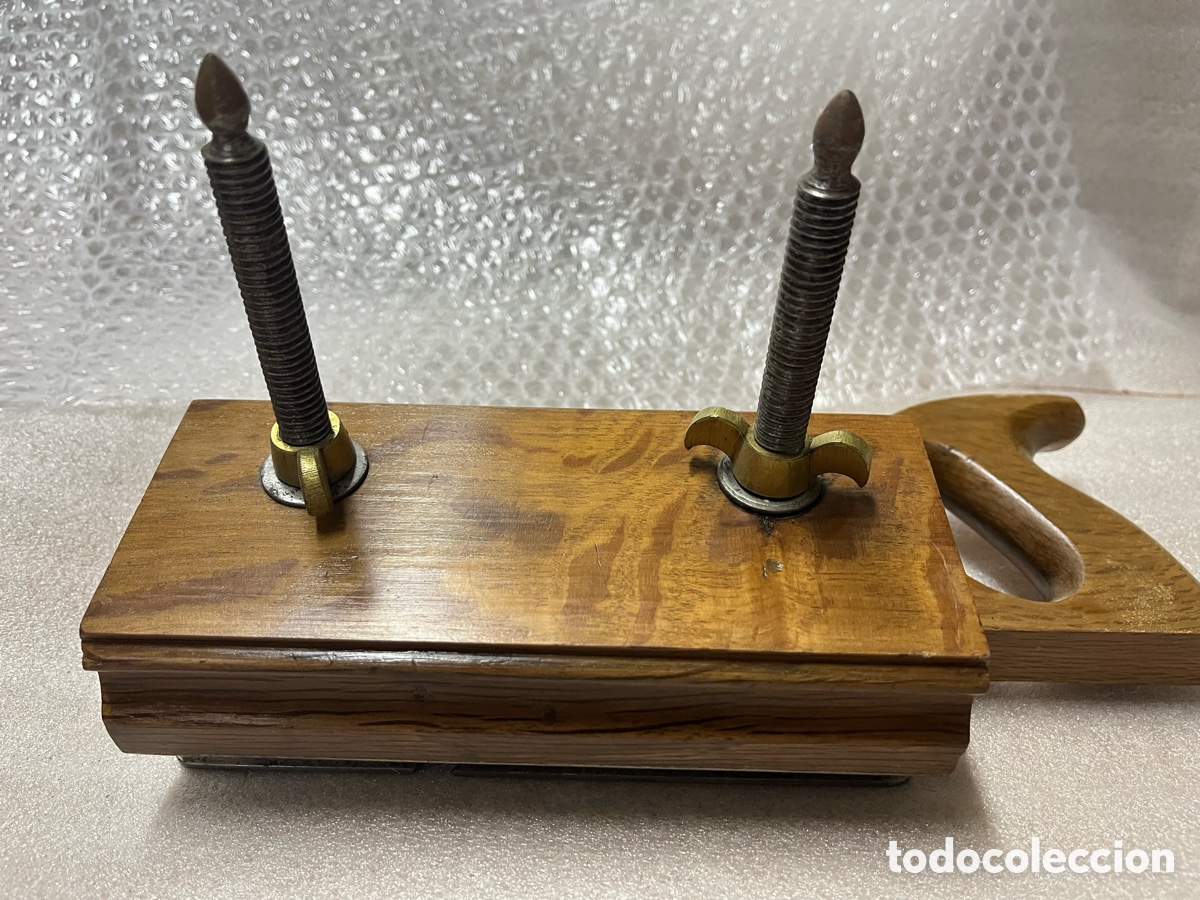 Antig&uuml;edades: Cepillo antiguo de carpintero con gu&iacute;a - Foto 7